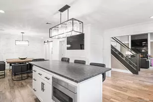 131 Fleets Cove Rd, Huntington, NY 11743 - Photo 9