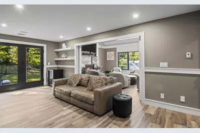 131 Fleets Cove Road, Huntington, NY 11743 - Photo 19