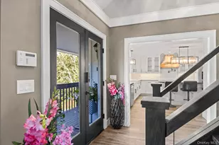 131 Fleets Cove Rd, Huntington, NY 11743 - Photo 7