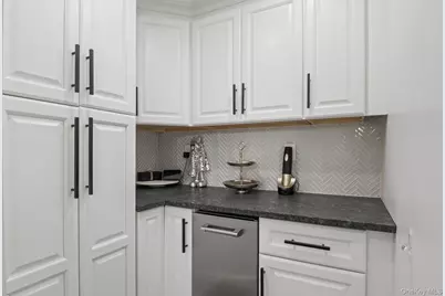 131 Fleets Cove Road, Huntington, NY 11743 - Photo 11