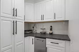 131 Fleets Cove Rd, Huntington, NY 11743 - Photo 11