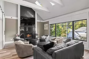 131 Fleets Cove Rd, Huntington, NY 11743 - Photo 7