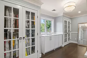 131 Fleets Cove Rd, Huntington, NY 11743 - Photo 25