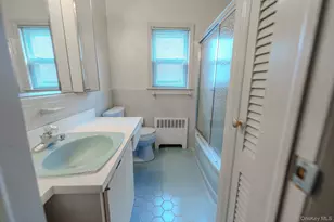 160 Sackville Rd, Garden City, NY 11530 - Photo 13