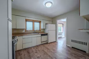 160 Sackville Rd, Garden City, NY 11530 - Photo 5