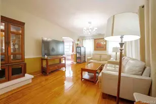 636 S 13th St, New Hyde Park, NY 11040 - Photo 3