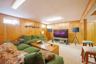 636 S 13th St, New Hyde Park, NY 11040 - Photo 11