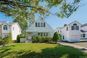 636 S 13th St, New Hyde Park, NY 11040 - Photo 1