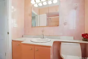 636 S 13th St, New Hyde Park, NY 11040 - Photo 7