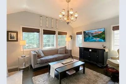 1 Hillcrest Place, Locust Valley, NY 11560 - Photo 11