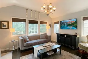 1 Hillcrest Pl, Locust Valley, NY 11560 - Photo 11