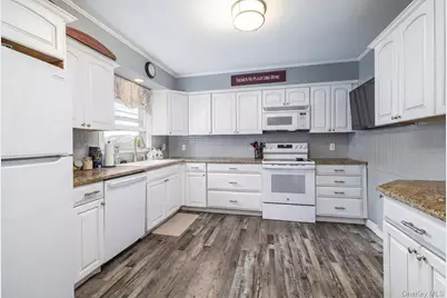 1 Hillcrest Place, Locust Valley, NY 11560 - Photo 9