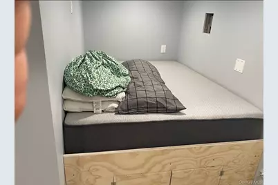 8117 164th Place, Flushing, NY 11432 - Photo 9