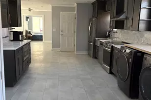 81-17 164th Pl, Flushing, NY 11432 - Photo 5