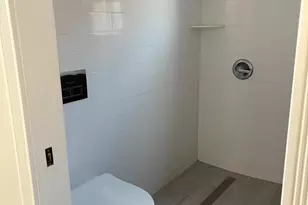 81-17 164th Pl, Flushing, NY 11432 - Photo 3