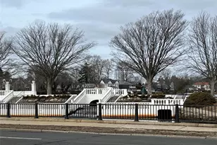 51 Whalers Cove, Babylon, NY 11702 - Photo 21