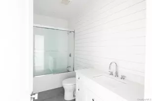 123 Sterling Ave, Greenport, NY 11944 - Photo 5