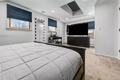 327 Barton Avenue, Patchogue, NY 11772 - Photo 19