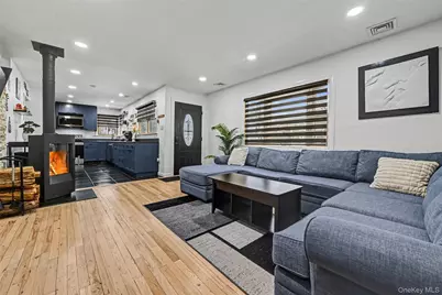 327 Barton Avenue, Patchogue, NY 11772 - Photo 5