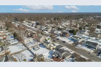 327 Barton Avenue, Patchogue, NY 11772 - Photo 27