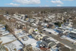 327 Barton Ave, Patchogue, NY 11772 - Photo 27