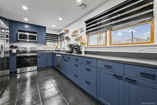 327 Barton Ave, Patchogue, NY 11772 - Photo 7