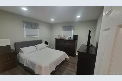 4 White Oak Street, Middle Island, NY 11953 - Photo 3