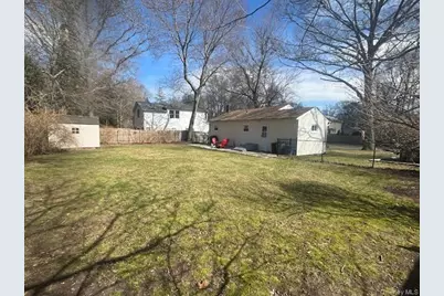 4 White Oak Street, Middle Island, NY 11953 - Photo 9