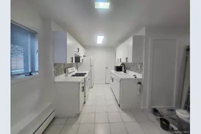 804 Hampshire Road, Bay Shore, NY 11706 - Photo 11