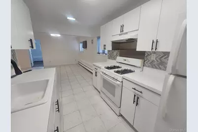 804 Hampshire Road, Bay Shore, NY 11706 - Photo 13