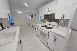 804 Hampshire Rd, Bay Shore, NY 11706 - Photo 13