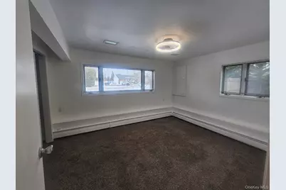 804 Hampshire Road, Bay Shore, NY 11706 - Photo 9