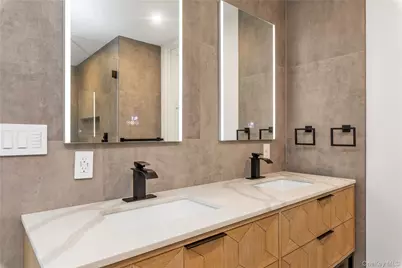 12 Roosevelt Avenue #A, Roslyn, NY 11576 - Photo 13