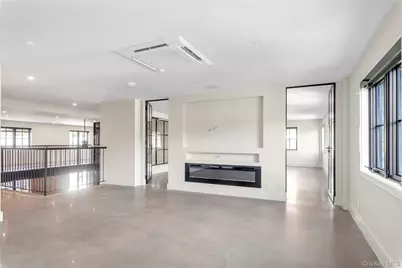 12 Roosevelt Avenue #A, Roslyn, NY 11576 - Photo 17