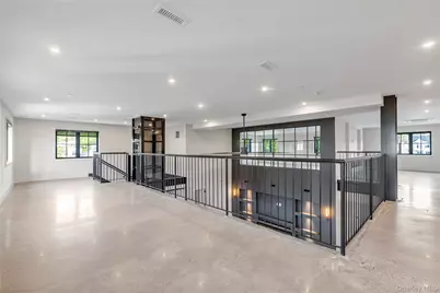 12 Roosevelt Avenue #A, Roslyn, NY 11576 - Photo 15