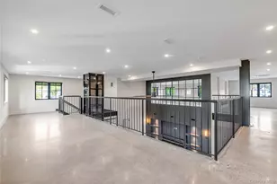 12 Roosevelt Ave, Roslyn, NY 11576 - Photo 15