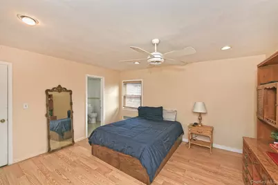 540 W Olive Street, Long Beach, NY 11561 - Photo 17