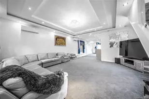 166-02 76th Ave, Fresh Meadows, NY 11366 - Photo 9