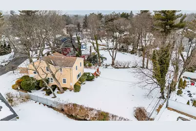 26 Pinetree Lane, Roslyn Heights, NY 11577 - Photo 3