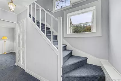 26 Pinetree Lane, Roslyn Heights, NY 11577 - Photo 5