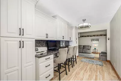 17 Willis Avenue, Ronkonkoma, NY 11779 - Photo 5