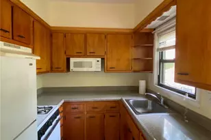 176 Colonial Pkwy, Yonkers, NY 10710 - Photo 7