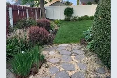 270 Nancy Drive, East Meadow, NY 11554 - Photo 9