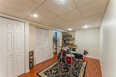 270 Nancy Drive, East Meadow, NY 11554 - Photo 19