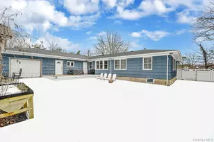 220 Oakdale-Bohemia Rd, Bohemia, NY 11716 - Photo 3