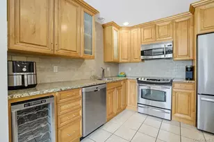 1303 Regent Dr, Mount Kisco, NY 10549 - Photo 9