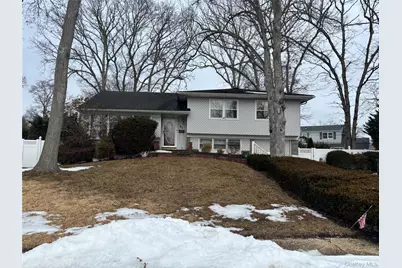 31 Seton Court, Old Bethpage, NY 11804 - Photo 3