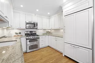 12 Brook Hills Cir, White Plains, NY 10605 - Photo 15