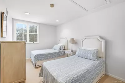 12 Brook Hills Circle, White Plains, NY 10605 - Photo 27