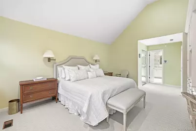 12 Brook Hills Circle, White Plains, NY 10605 - Photo 17